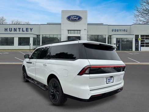 Used 2025 Lincoln Navigator L Reserve w/ Jet Appearance Package AWD/4WD image 5