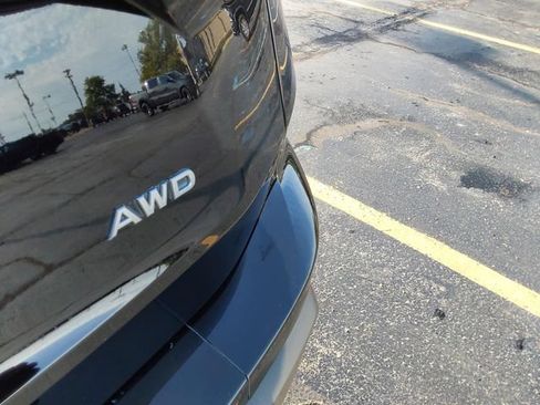 Used 2024 Nissan Rogue S AWD/4WD image 7