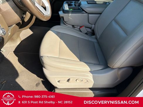 Used 2025 GMC Sierra 1500 SLT AWD/4WD image 12