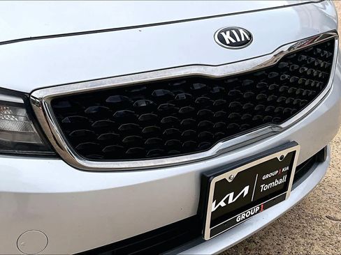 Used 2017 Kia Forte LX image 25