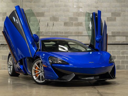 Used 2019 McLaren 570S Coupe RWD image 2