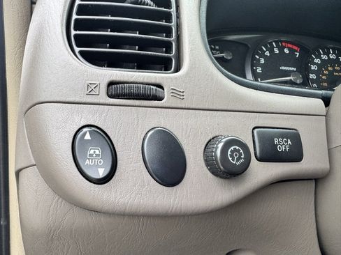 Used 2007 Toyota Sequoia SR5 image 25