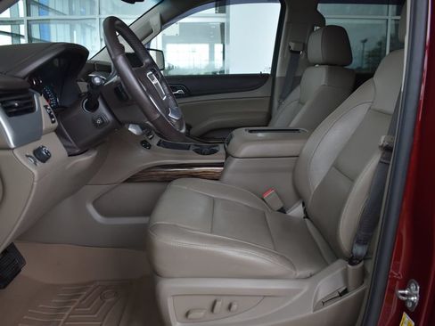 Used 2018 GMC Yukon SLT w/ Premium Edition RWD image 3