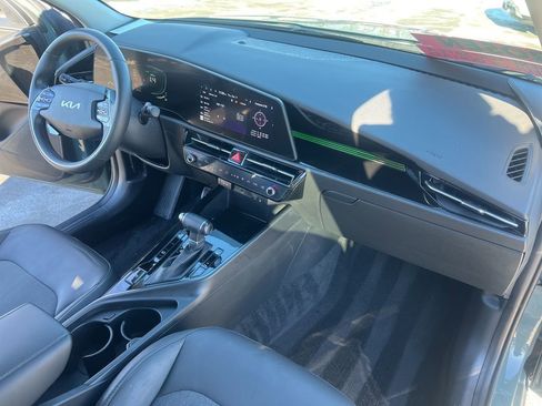 Certified 2023 Kia Niro EX image 21