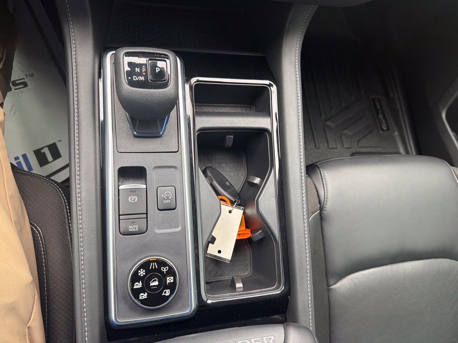 Used 2022 Nissan Pathfinder SL AWD/4WD image 17