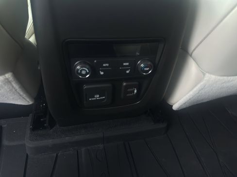 Used 2023 Buick Enclave Avenir w/ Avenir Technology Package image 10