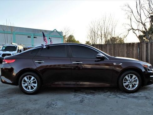 Used 2018 Kia Optima LX image 6