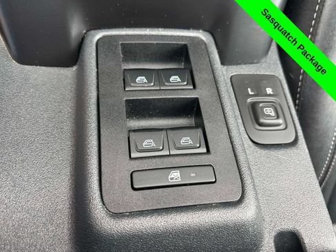 Used 2025 Ford Bronco Badlands w/ Sasquatch Package AWD/4WD image 24