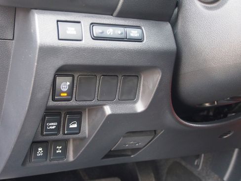 Used 2022 Nissan Frontier PRO-4X w/ Technology Package image 19