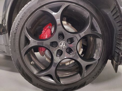 Used 2025 Alfa Romeo Stelvio Sprint AWD/4WD image 10