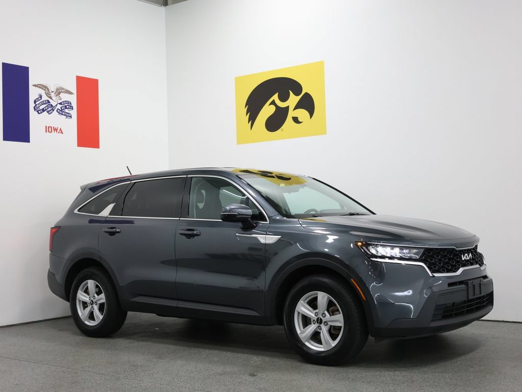Used 2022 Kia Sorento LX FWD image 1