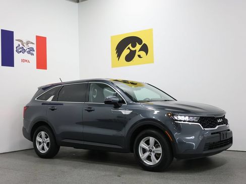 Used 2022 Kia Sorento LX FWD image 1