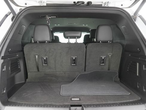 Used 2025 Chevrolet Traverse LT w/ Midnight/Sport Edition AWD/4WD image 9