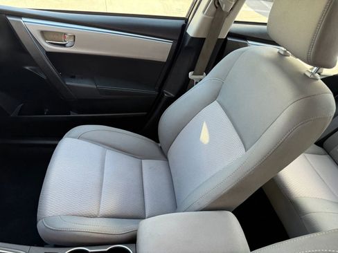 Used 2015 Toyota Corolla LE FWD image 15