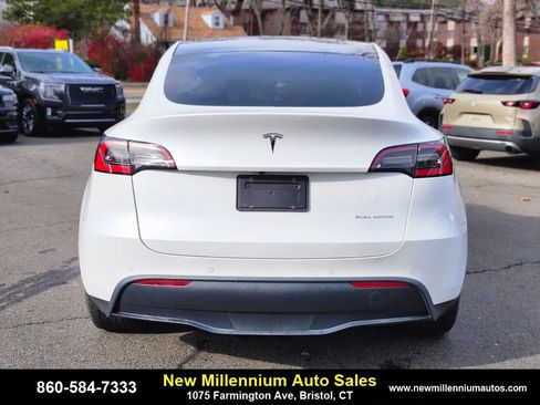 Used 2021 Tesla Model Y Long Range image 4