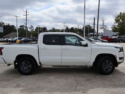 Certified 2025 Nissan Frontier SV image 20