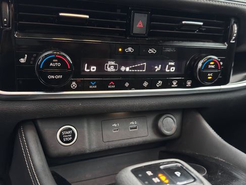 Used 2022 Nissan Rogue SL image 21