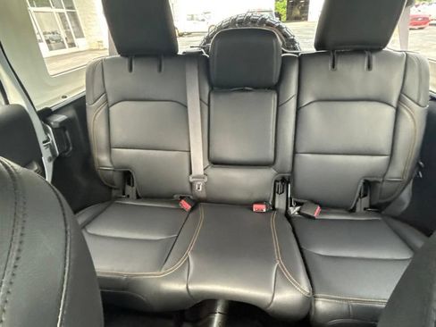 Used 2024 Jeep Wrangler Unlimited Sahara AWD/4WD image 25