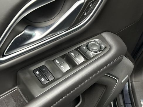 Used 2022 Chevrolet Tahoe LT w/ LT Signature Package image 13