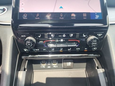 New 2025 Jeep Grand Cherokee Limited w/ Luxury Tech Group II image 9