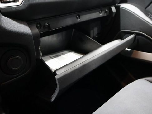 Used 2024 Nissan Frontier SV image 34