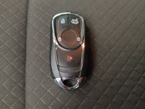 Used 2021 Buick Encore Preferred FWD image 32