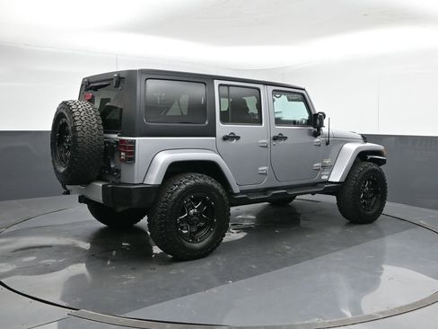 Used 2013 Jeep Wrangler Unlimited Sahara w/ Dual Top Group image 5