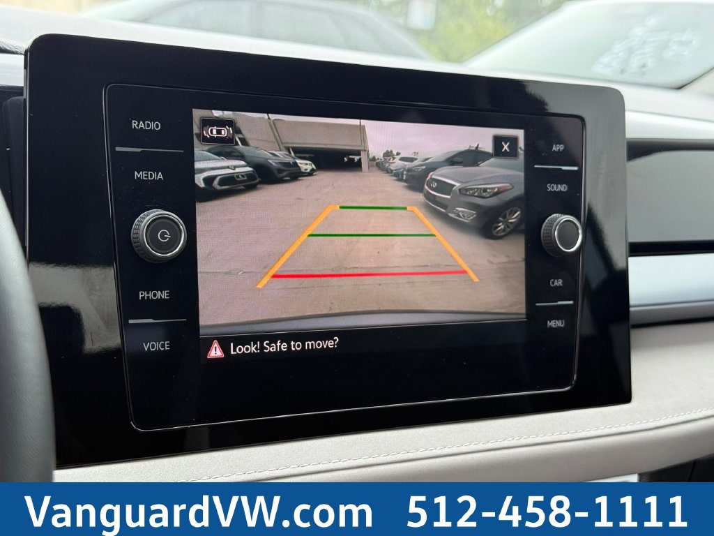 Used 2025 Volkswagen Taos SE FWD image 19