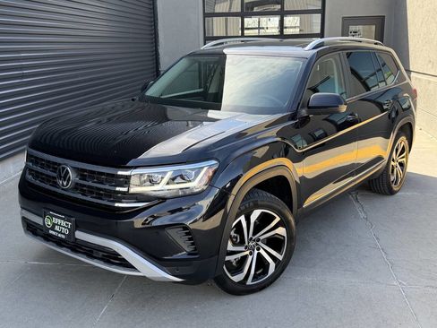 Used 2023 Volkswagen Atlas SEL image 2