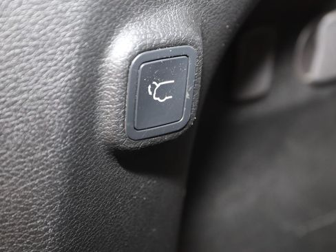 Used 2019 Jeep Cherokee Limited w/ Trailer Tow Group AWD/4WD image 45