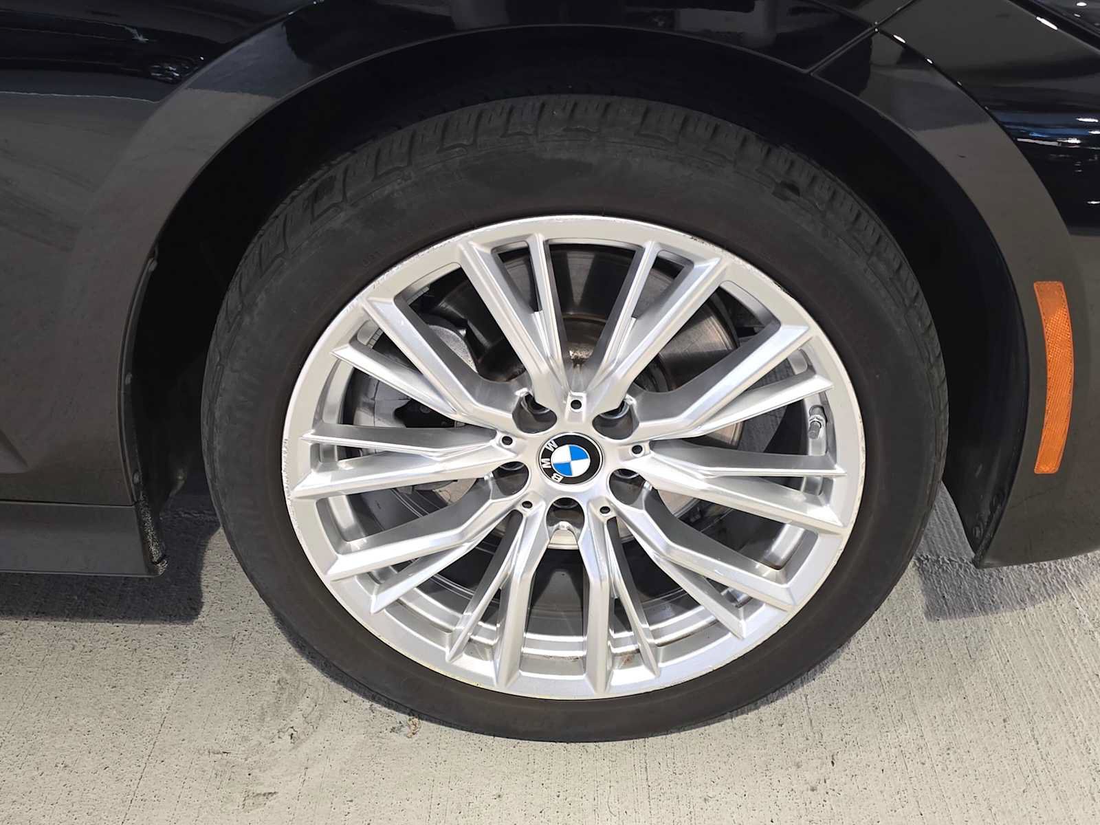Used 2024 BMW 330i xDrive Sedan w/ Premium Package AWD/4WD image 9
