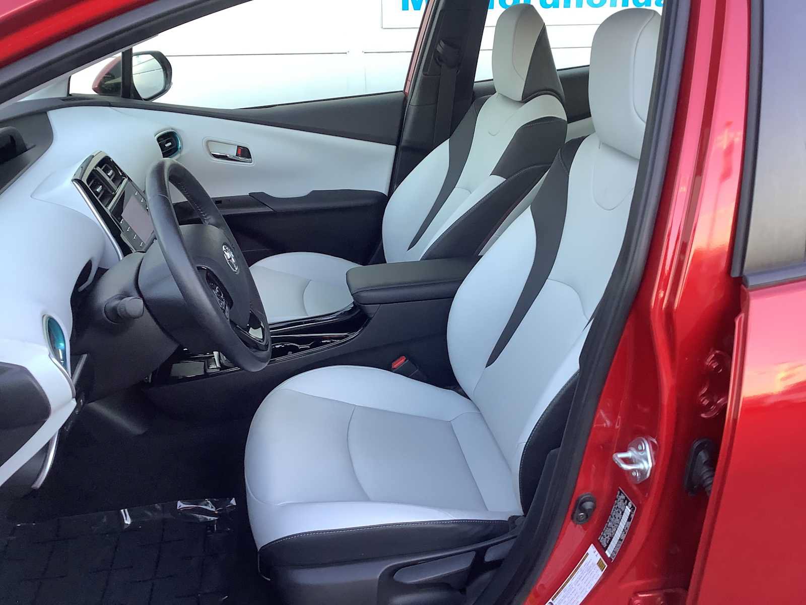 Used 2020 Toyota Prius XLE w/ Advanced Technology Package AWD/4WD image 11
