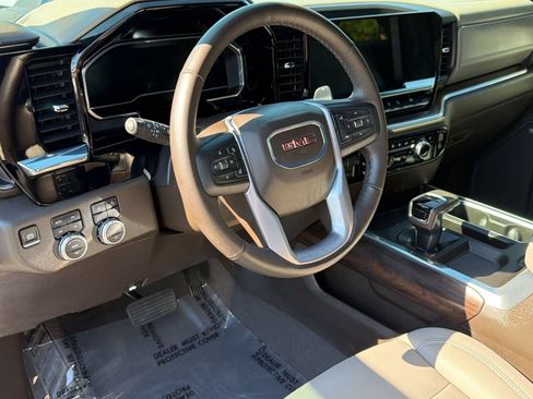 Used 2025 GMC Sierra 1500 SLT w/ SLT Premium Plus Package AWD/4WD image 4