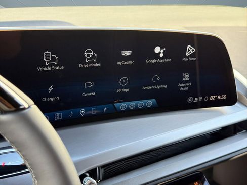 New 2026 Cadillac Vistiq Luxury w/ LPO, Floor Liner Package AWD/4WD image 23