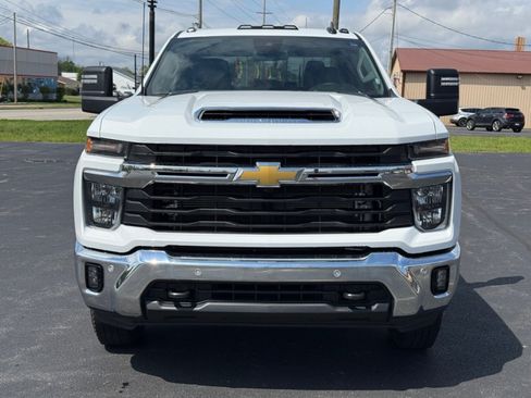 Used 2025 Chevrolet Silverado 3500 LT w/ Safety Package AWD/4WD image 3