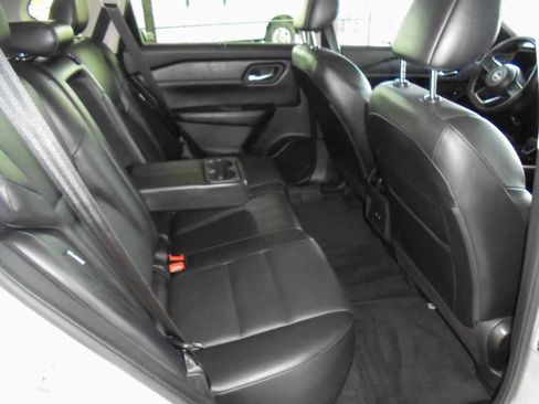 Used 2024 Nissan Rogue SV w/ SV Premium Package FWD image 10