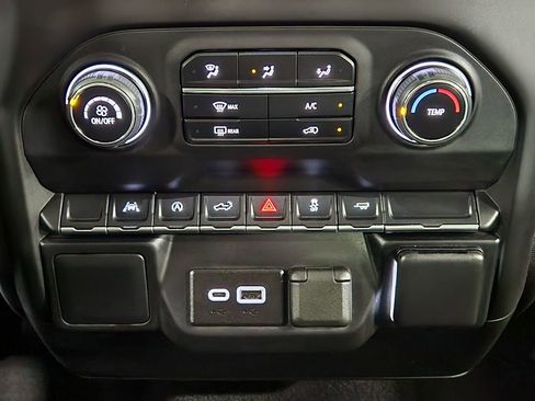 Used 2022 Chevrolet Silverado 1500 Custom image 39