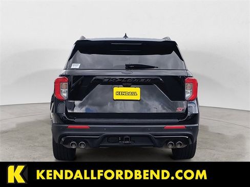 Certified 2022 Ford Explorer ST w/ ST Street Pack image 4