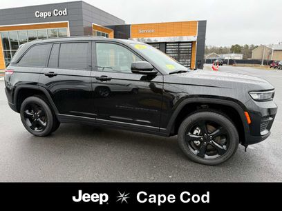 Used 2025 Jeep Grand Cherokee Altitude