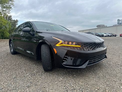 Used 2022 Kia K5 LX FWD image 11