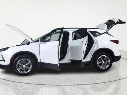 Used 2025 Chevrolet Blazer LT w/ Convenience Package AWD/4WD image 6