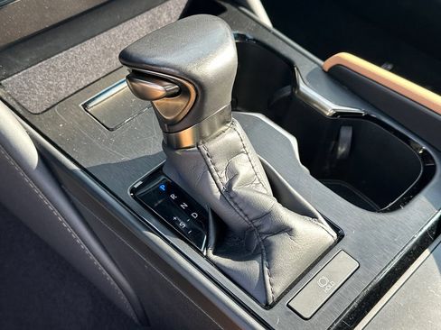 Used 2024 Lexus ES 350 w/ Premium Package FWD image 31