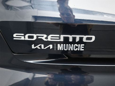 Certified 2023 Kia Sorento EX image 10