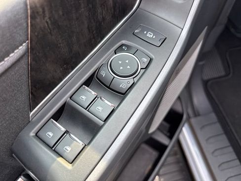 Used 2024 Ford F250 Lariat w/ Lariat Ultimate Package AWD/4WD image 23
