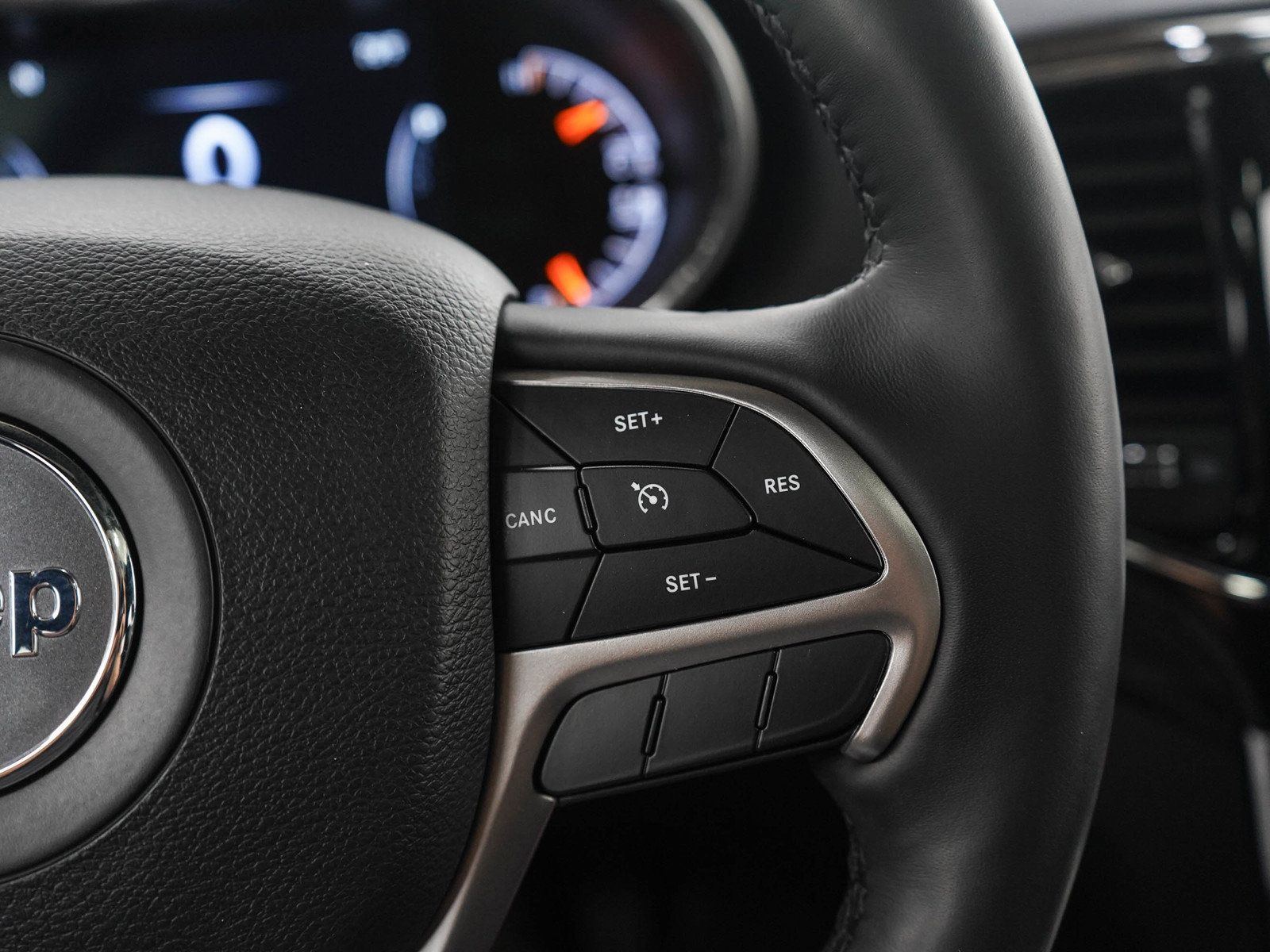 Used 2020 Jeep Grand Cherokee Altitude RWD image 26