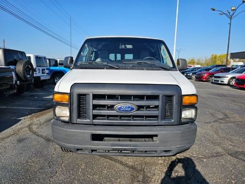Used 2014 Ford E-250 and Econoline 250 w/ Power Group image 2