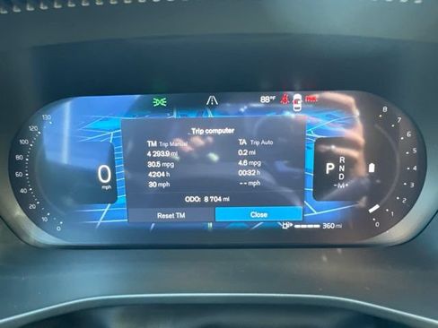 Certified 2025 Volvo XC40 B5 Plus AWD/4WD image 24