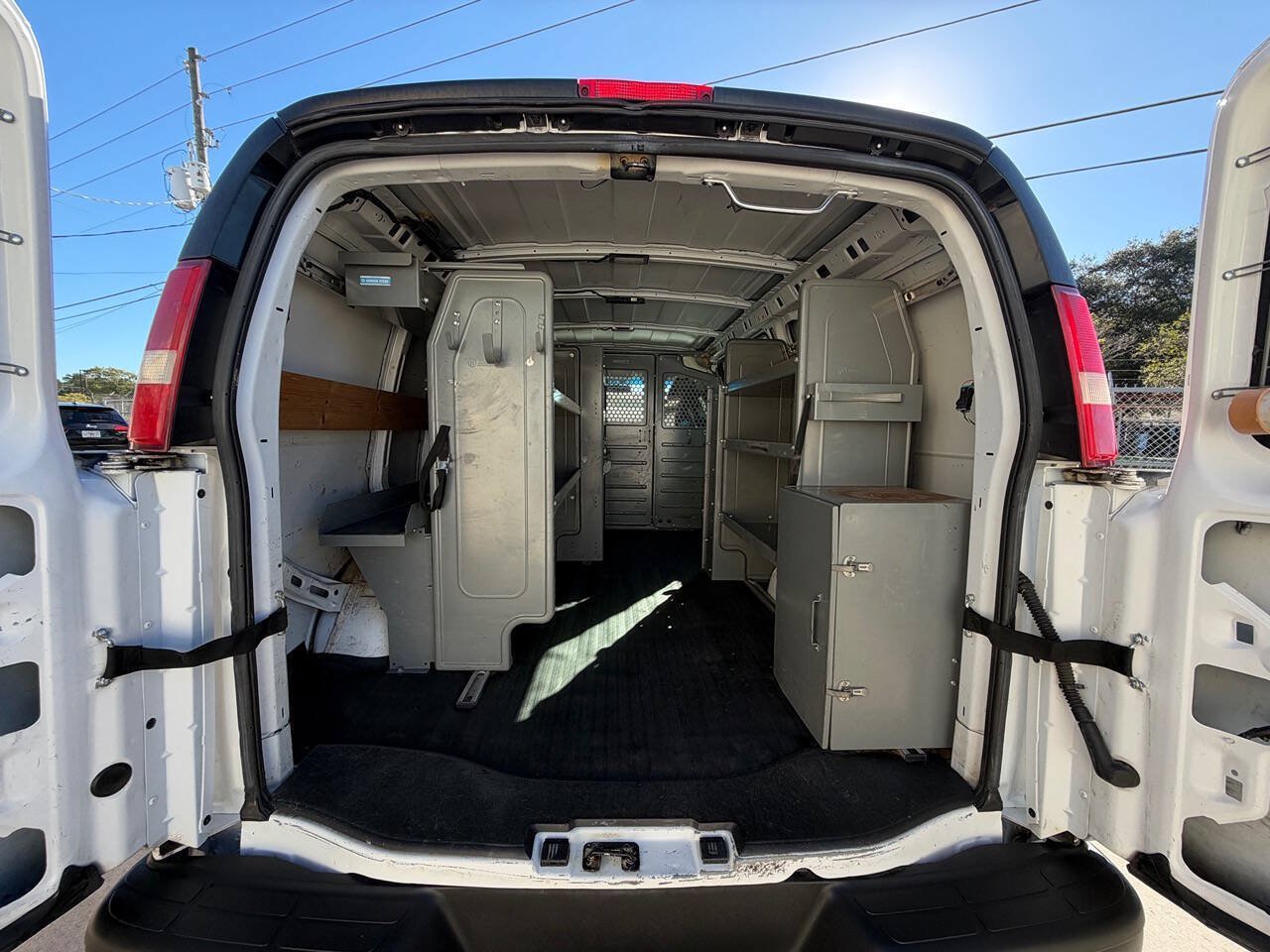 Used 2015 Chevrolet Express 2500 RWD image 41