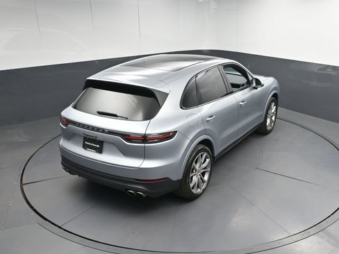 Certified 2022 Porsche Cayenne S image 36