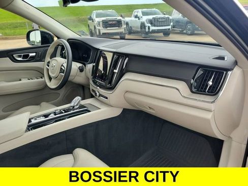 Used 2023 Volvo XC60 B5 Ultimate w/ Protection Package Premier FWD image 30